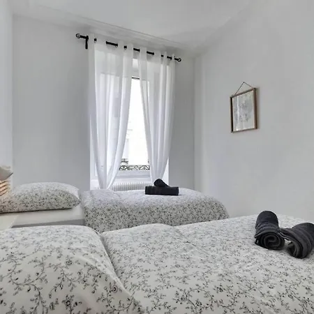 L'ebene-elegant-prox-autoroute-parking Gratuit